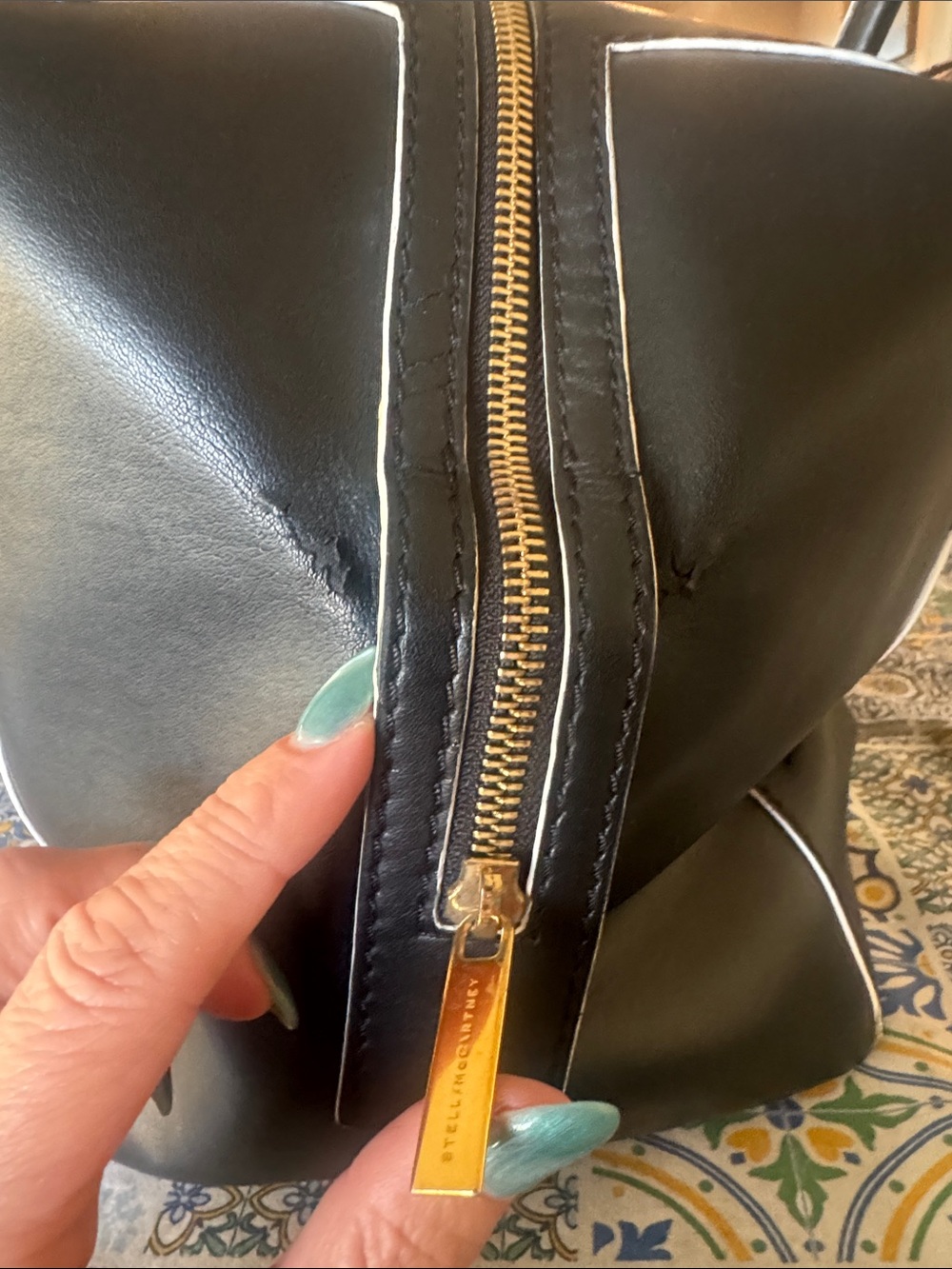 Stella McCartney Black Leather Star Appliqué Tote Bag - Gold Stars - Picture 2 of 8
